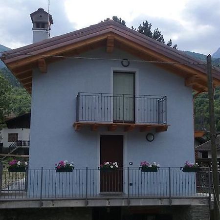 Casa Vacanze Chez Sapin Фенис Номер фото